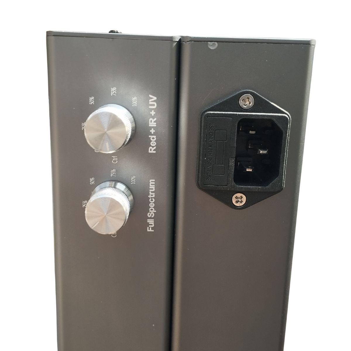 Vue rapprochée des boutons de réglage du spectre lumineux sur la lampe HortiSpectra B200 Plus X2 200W UV-IR pour culture indoor.