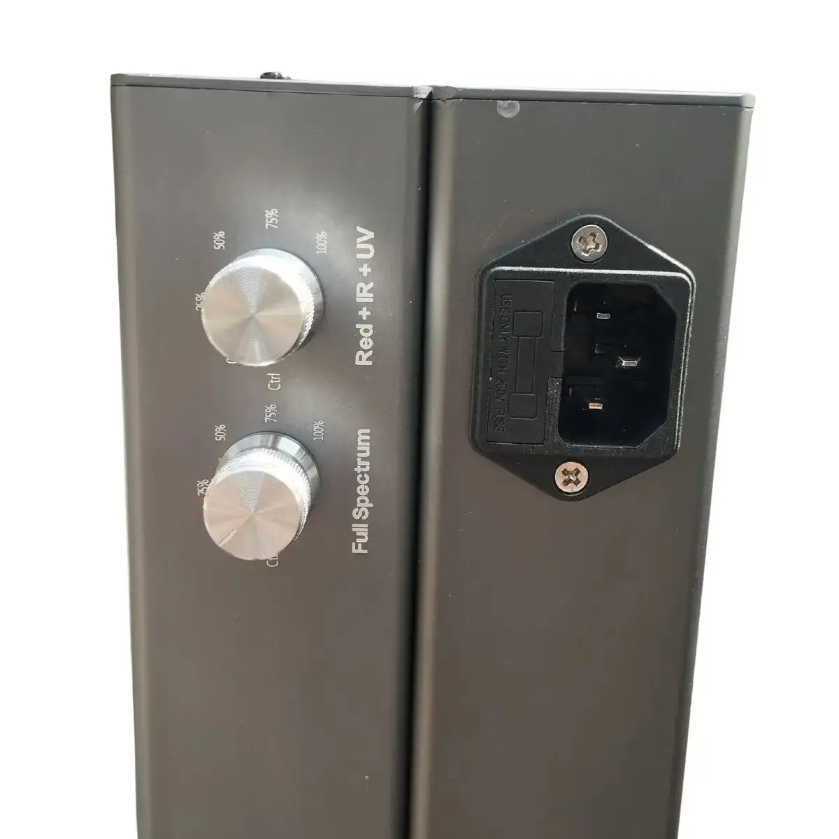 Commandes de réglage de spectre complet et connectique de la lampe HortiSpectra B400 Plus X2, avec canaux UV, IR et rouge pour culture indoor.