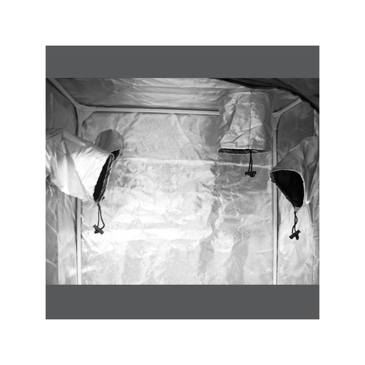 Détails des chaussettes d’extraction et d’intraction de la Blackbox Silver V2 90x60x180cm, assurant une ventilation optimale pour la culture indoor.