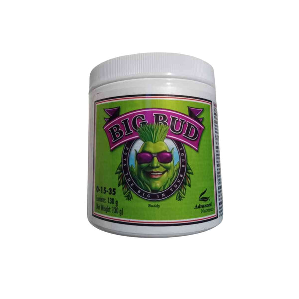 Engrais soluble Advanced Nutrients Big Bud Powder 130gr en pot blanc avec étiquette verte, idéal pour stimuler la floraison des plantes en intérieur.