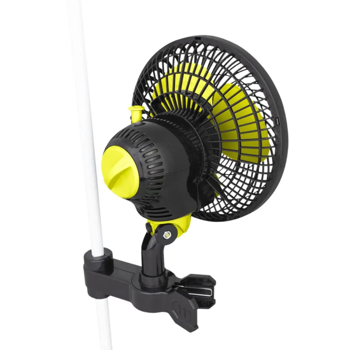 Vue arrière du ventilateur oscillant Garden High Pro monté sur une barre verticale, démontrant son angle d'inclinaison ajustable.