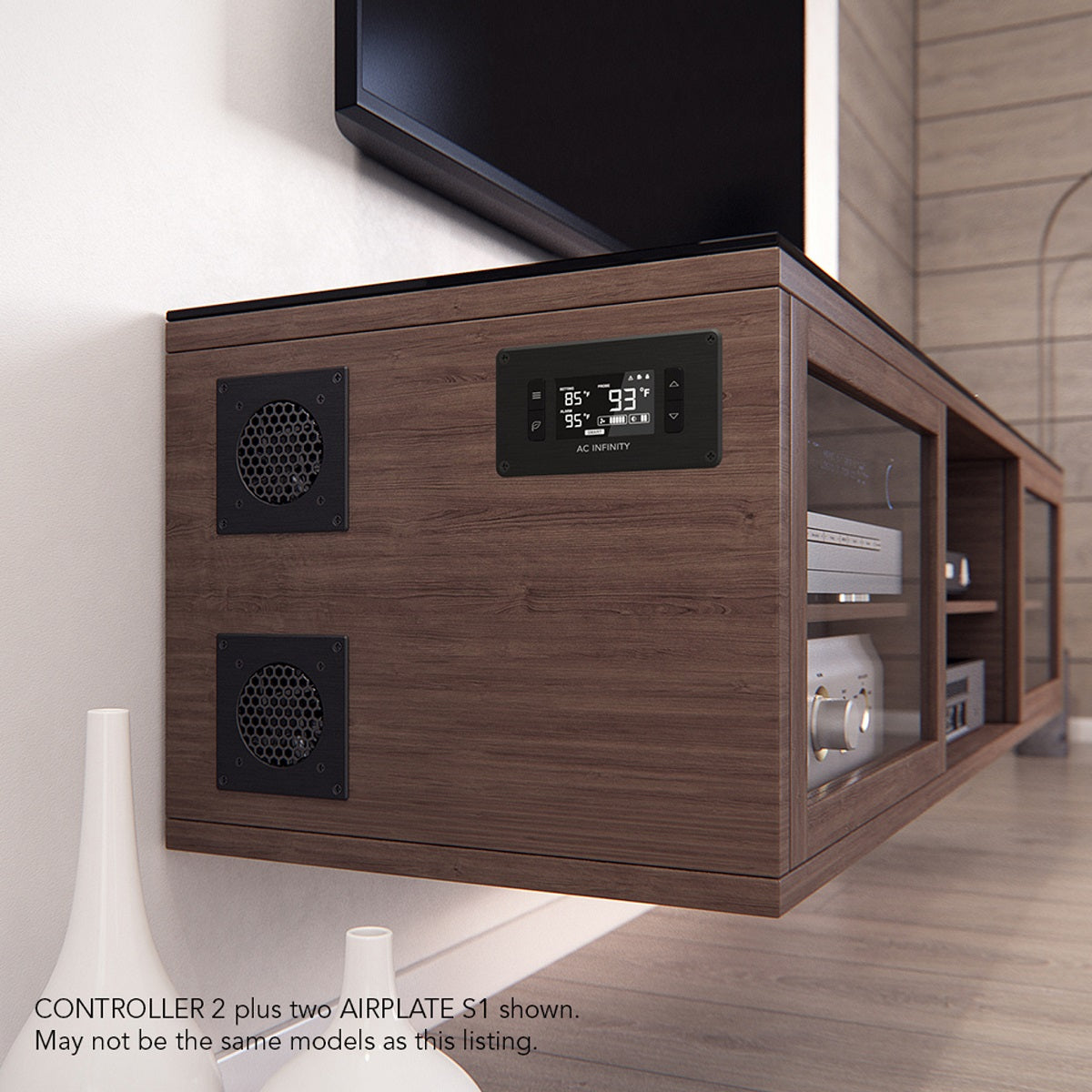 Ventilateurs Airplate S1 installés dans un meuble home cinéma