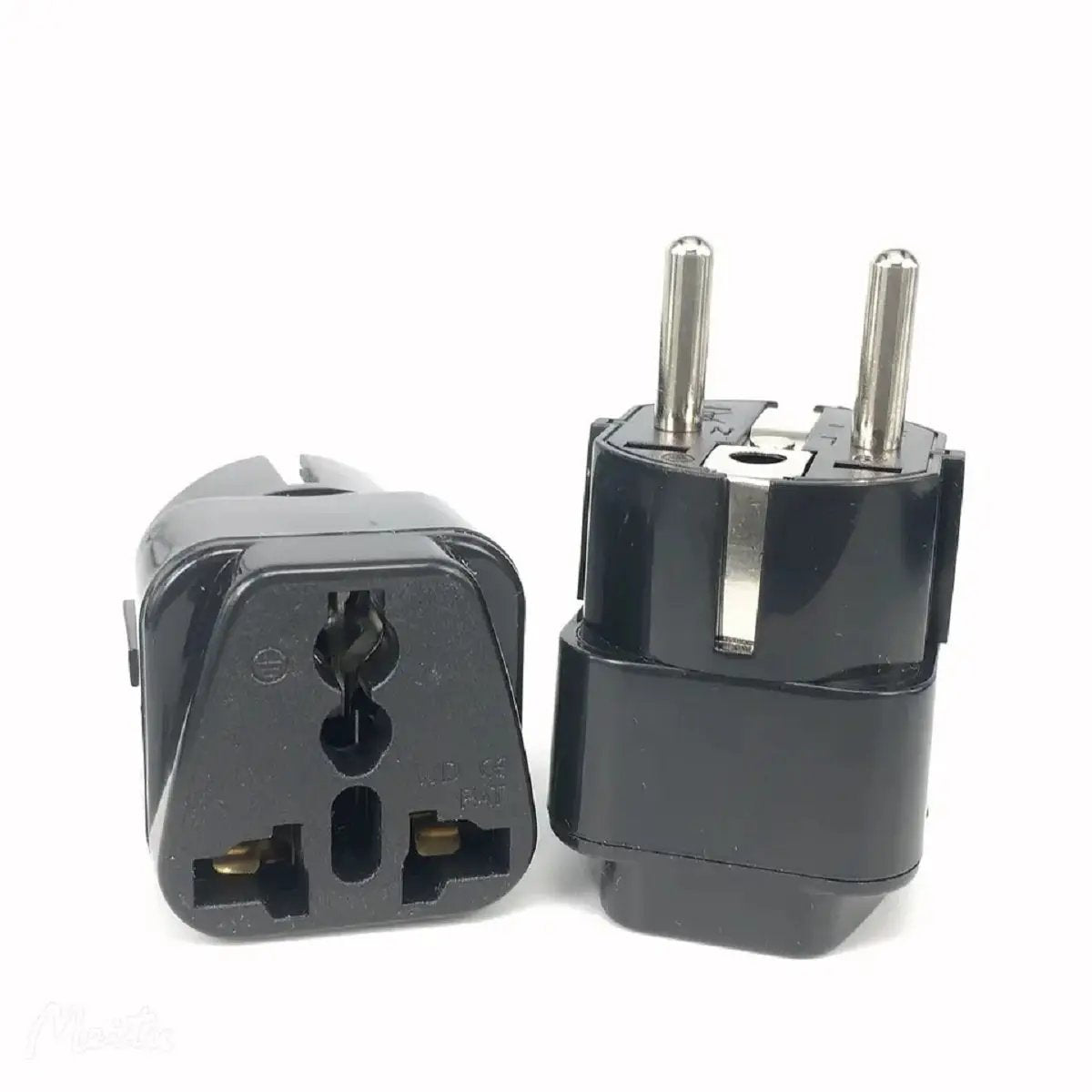 Universal adapter to EU plug
